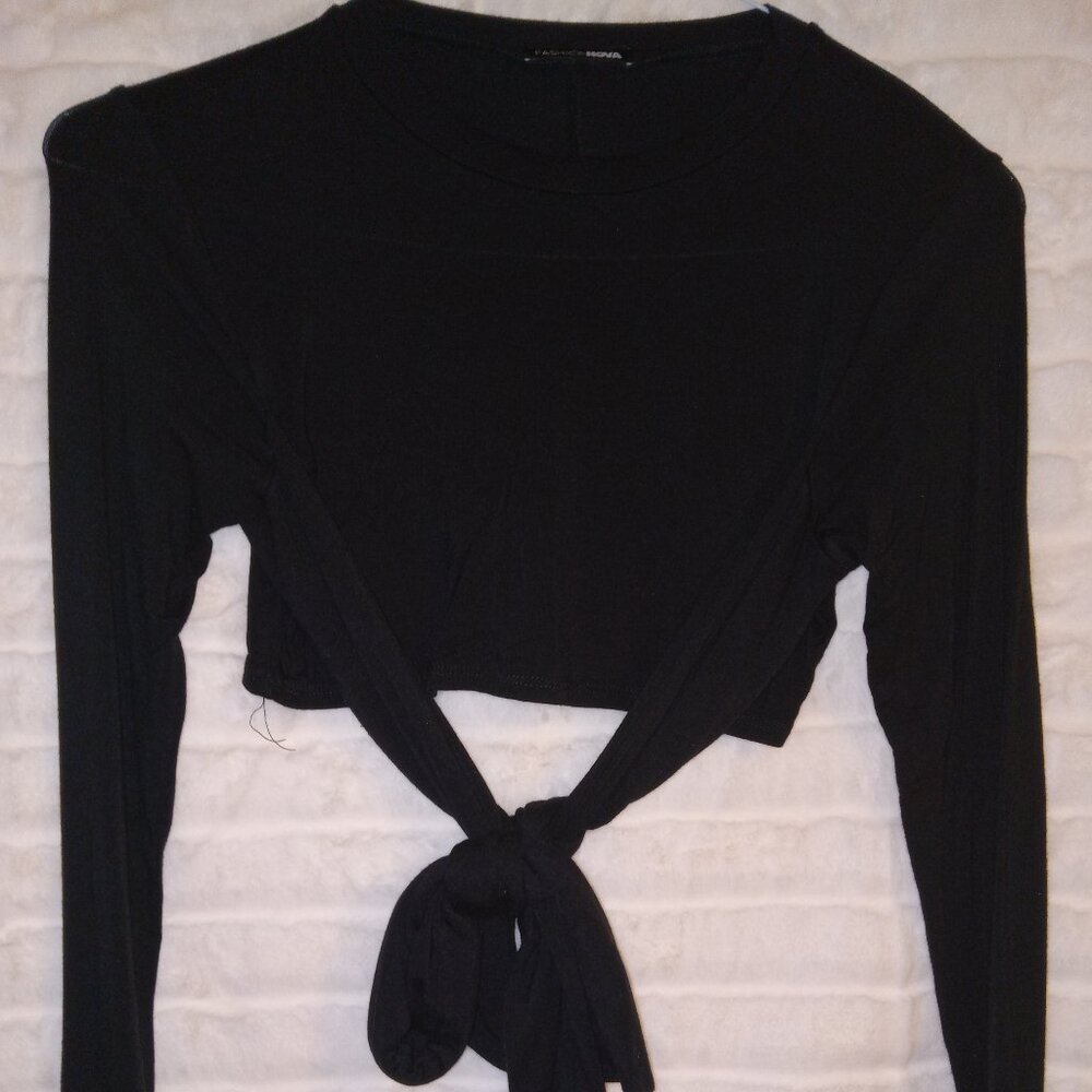 Fashion Nova Long Sleeved Crop Top